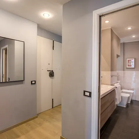 Downtown Srl - Cinque Terre Stylish Apartment La Spezia