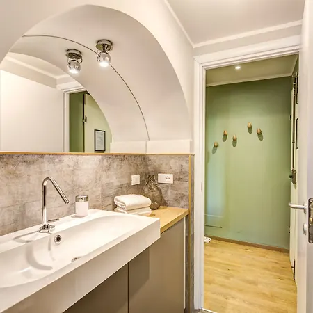 Downtown Srl - Cinque Terre Stylish Apartment La Spezia