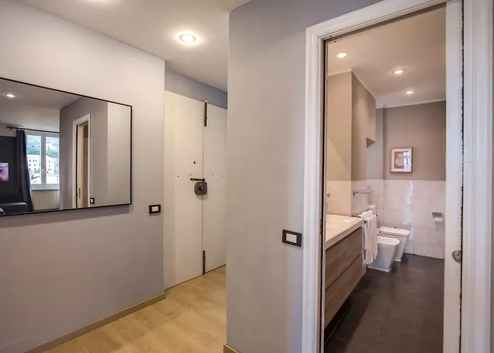 Downtown Srl - Cinque Terre Stylish Апартаменты *